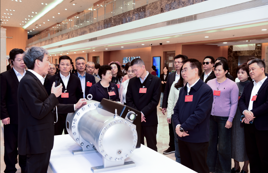 瓦力体育动态|福建省全国人大代表视察瓦力体育